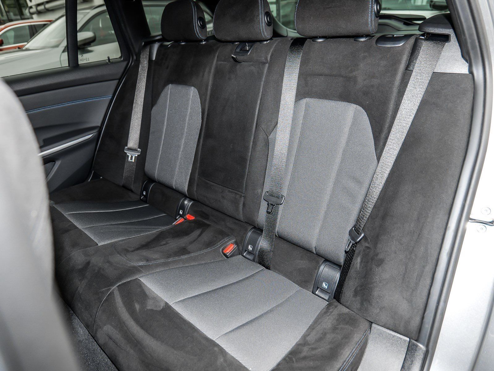 BMW 330 - Bild 17
