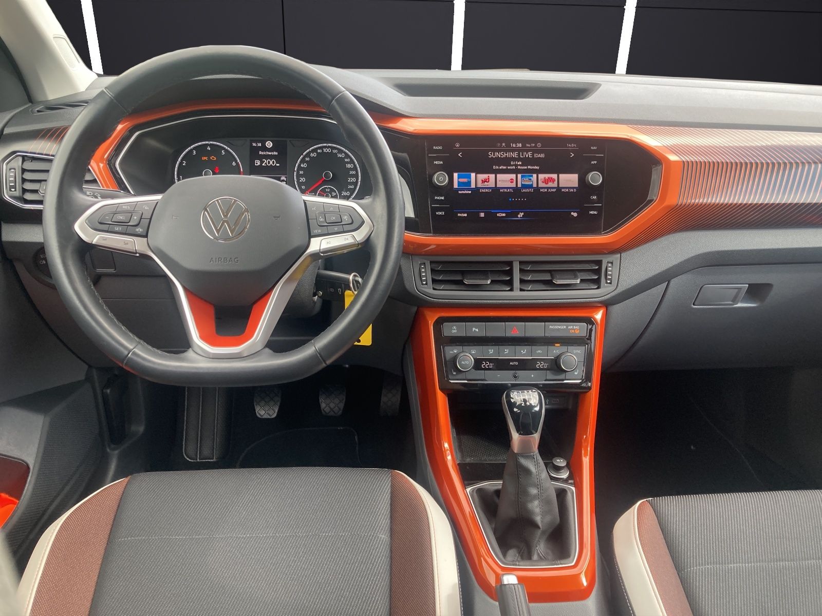 Fahrzeugabbildung Volkswagen T-Cross Style Navi LED SH Navi LED SH