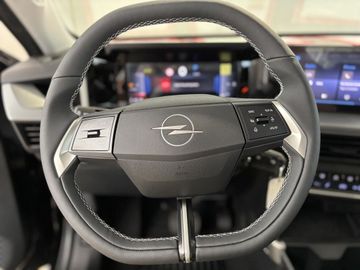 Fotografie des Opel Frontera 1.2 DI Hybrid 48V eDCT GS Tech Paket