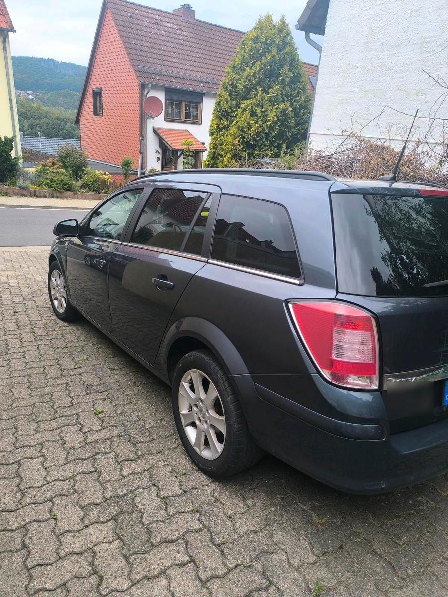 Opel Astra, 2010