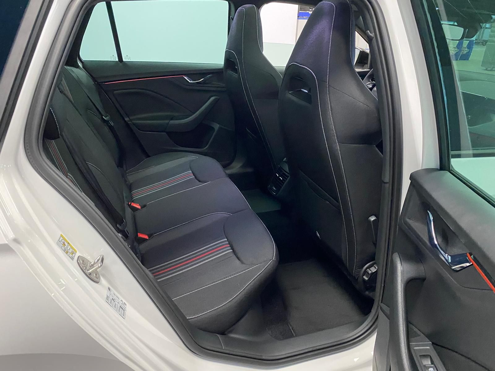 Fahrzeugabbildung SKODA Kamiq Monte Carlo 1.5 TSI DSG+AHK+MATRIX+PANO+5J