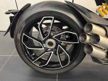 Ducati Diavel V4