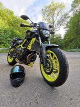 Yamaha MT07 Moto-Cage / Akrapovic / 1. Hand - YAMAHA MT 07 MOTO CAGE