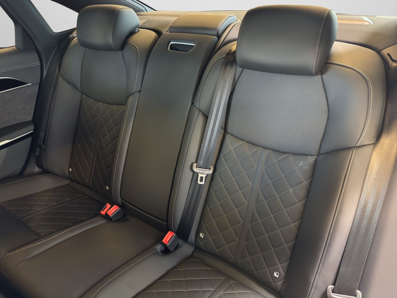 Audi S8 - Bild 16