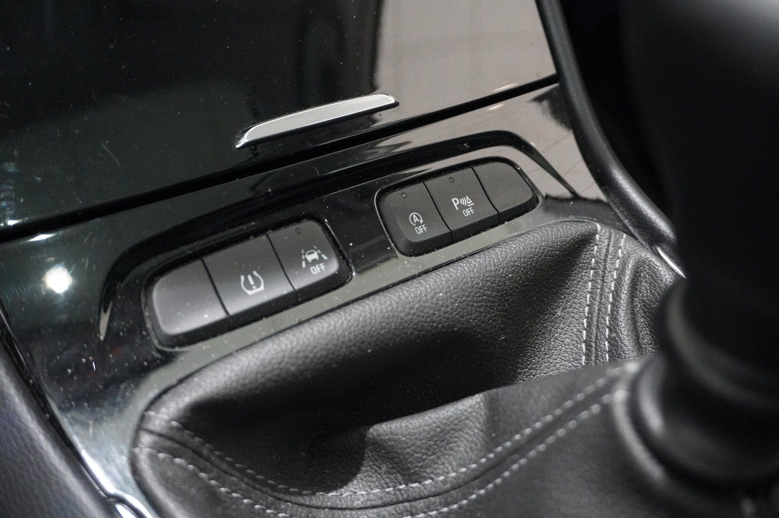Fahrzeugabbildung Opel Grandland (X) 1.2T INNOV. NAVI/LED/KAMERA/PANO.