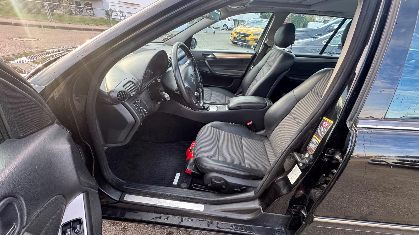 Mercedes-Benz C200 2005 — photo 10