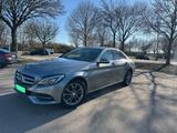 Mercedes-Benz C200   - silberne Mercedes-Benz 200