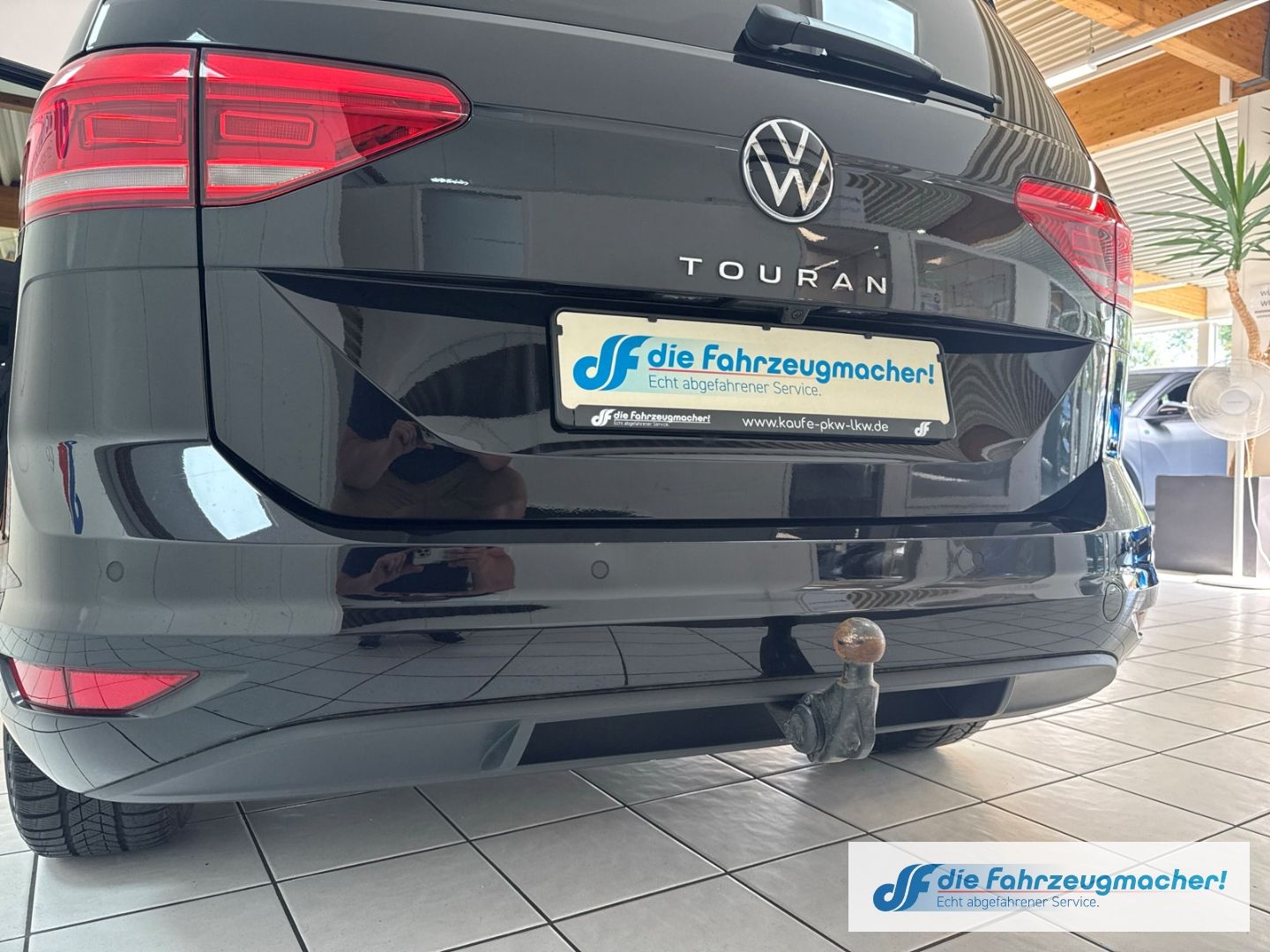 Fahrzeugabbildung Volkswagen Touran Comfortline 7.Si. AHK-klap.150PS Navi Dig