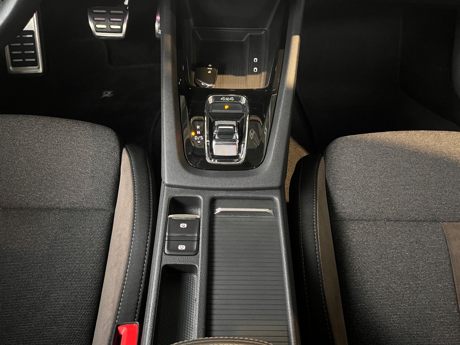 Fahrzeugabbildung SKODA Octavia Combi Scout 4x4 VIRTUAL ACC HUD LED