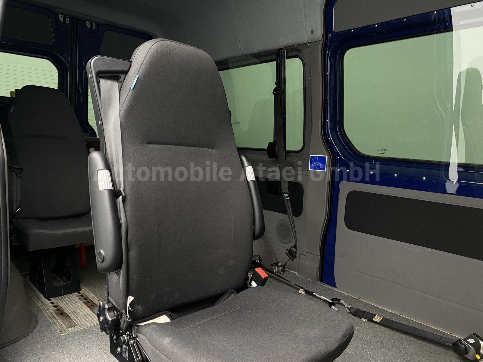 Fahrzeugabbildung Volkswagen Crafter Kombi 35 *Rollstuhl-Lift* KAMERA 0903