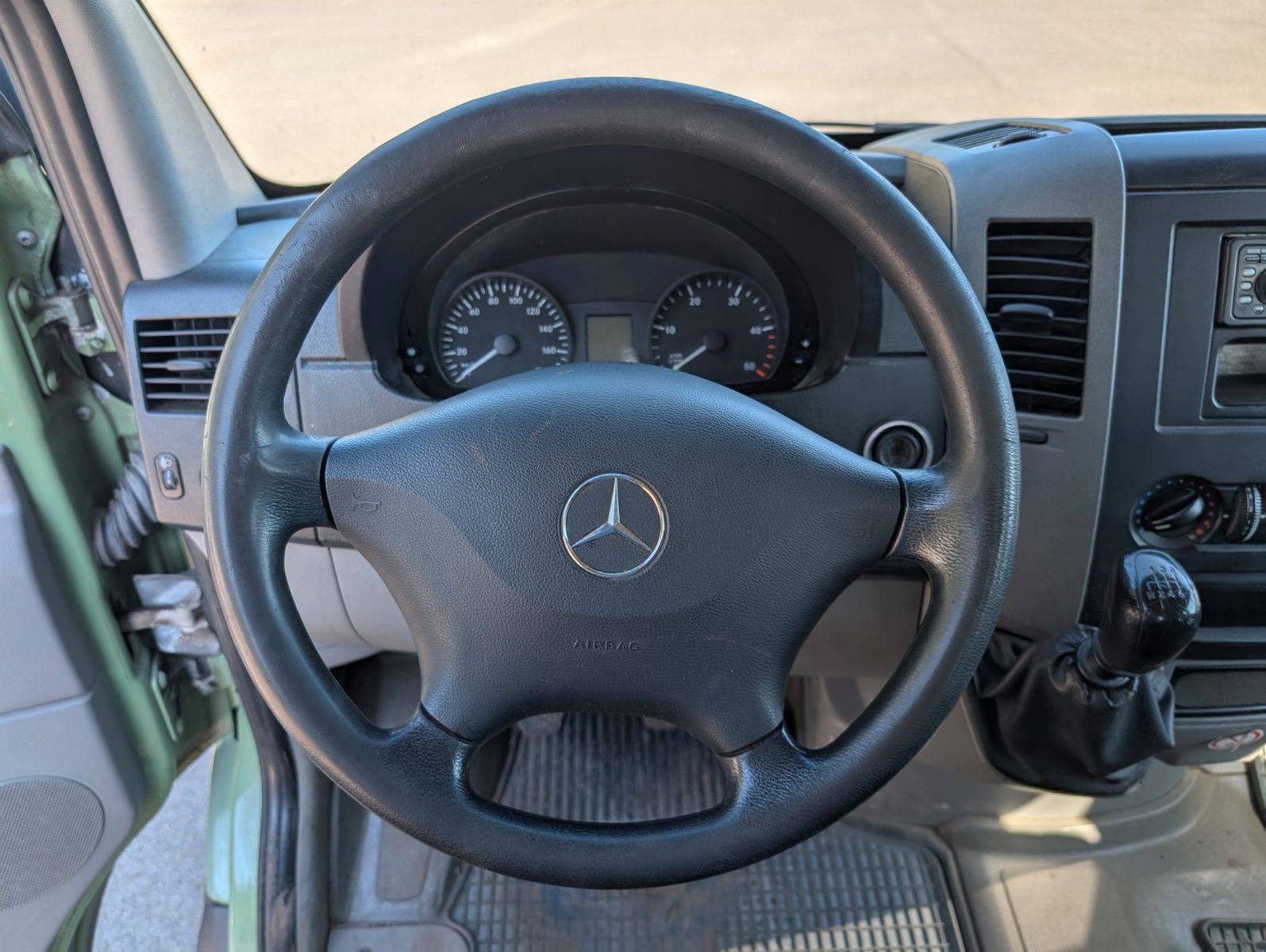 Fahrzeugabbildung Mercedes-Benz Sprinter Pritsche DoKa AHK