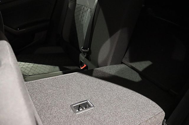 Taigo R-Line 1.5l TSI 150PS DSG IQ.LIGHT AHK NAV
