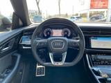 Audi Q8 55 TFSI quattro tiptr. - Vollaus. Galaxisblau - gebrauchte Audi Q8 aus dem Jahr 2020