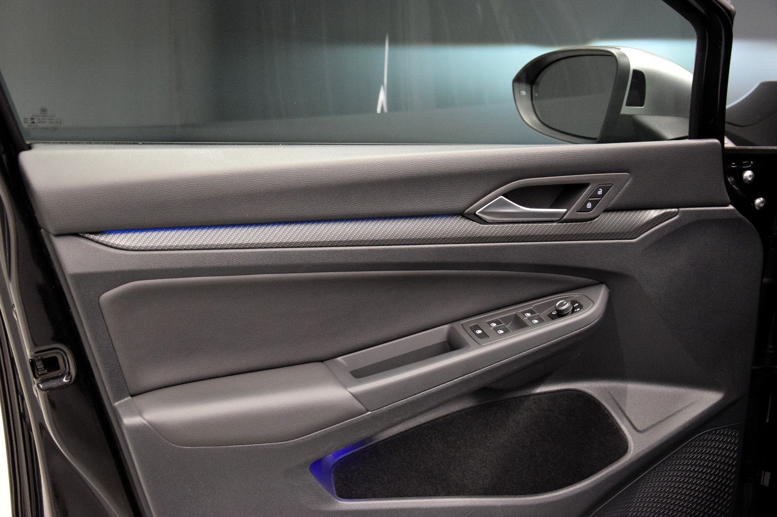 Fahrzeugabbildung Volkswagen Golf VIII Variant R 4Motion Pano ACC Sitzbel.