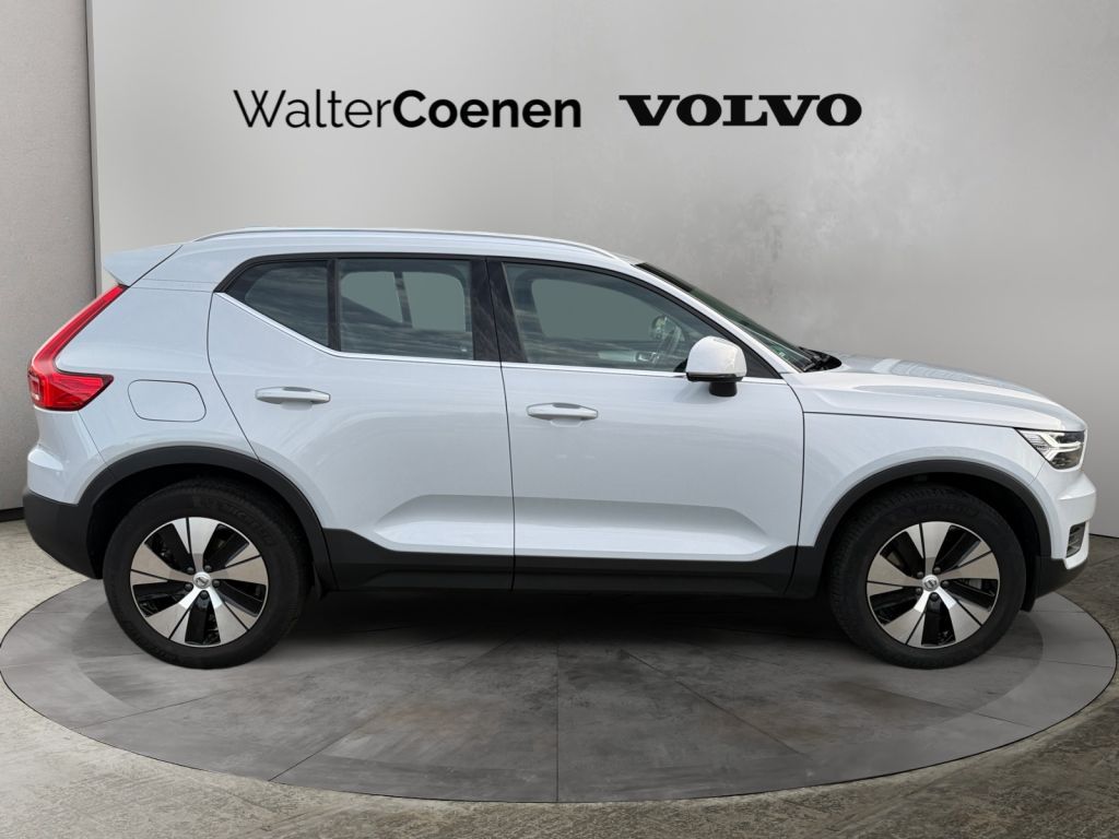 VOLVO XC40 T4 Recharge DKG Core, AHK, Winter-P. VOLVO XC40 T4 Recharge DKG Core, AHK, Winter-P.