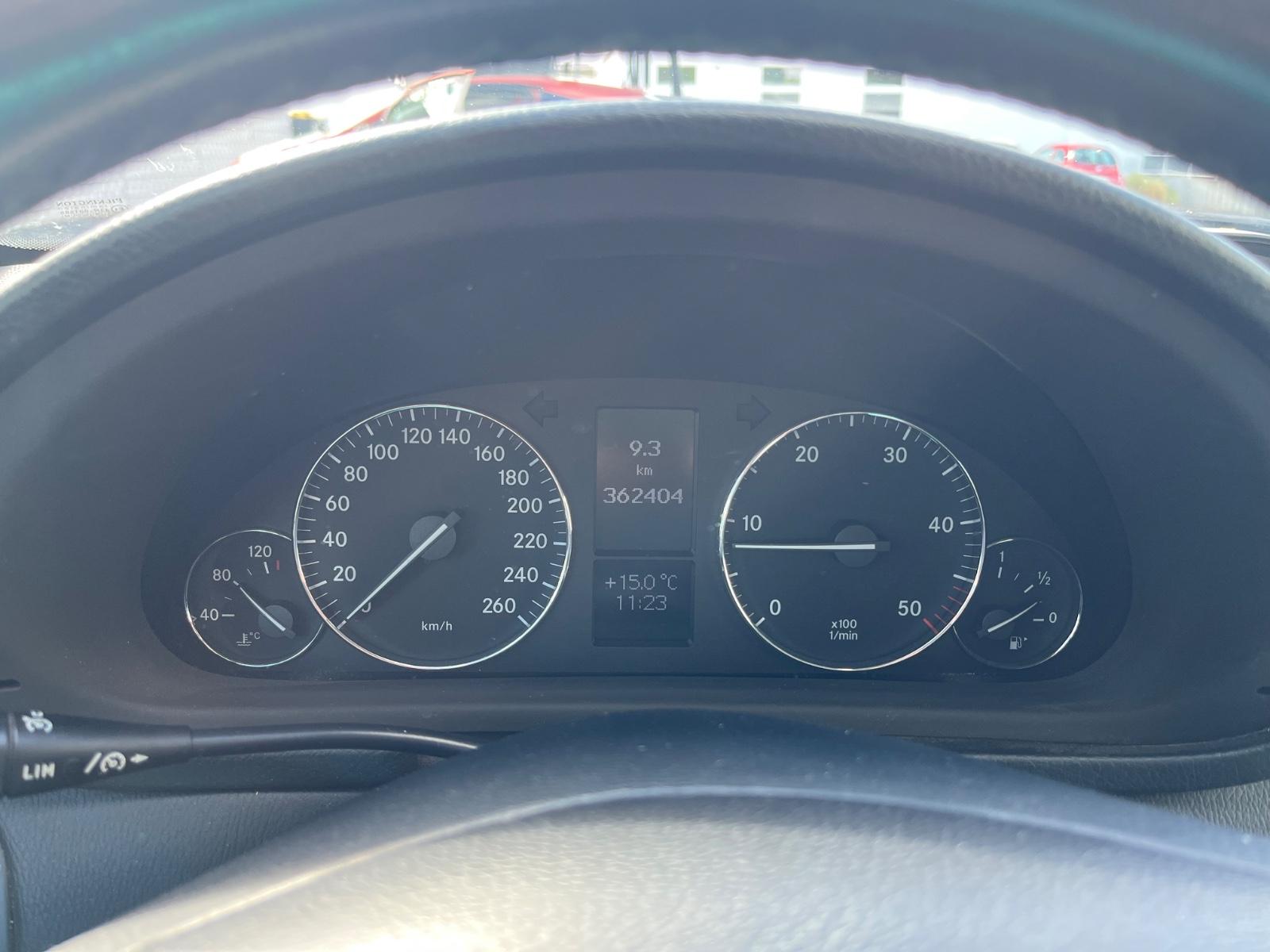 Mercedes-Benz C200 2006 — photo 14