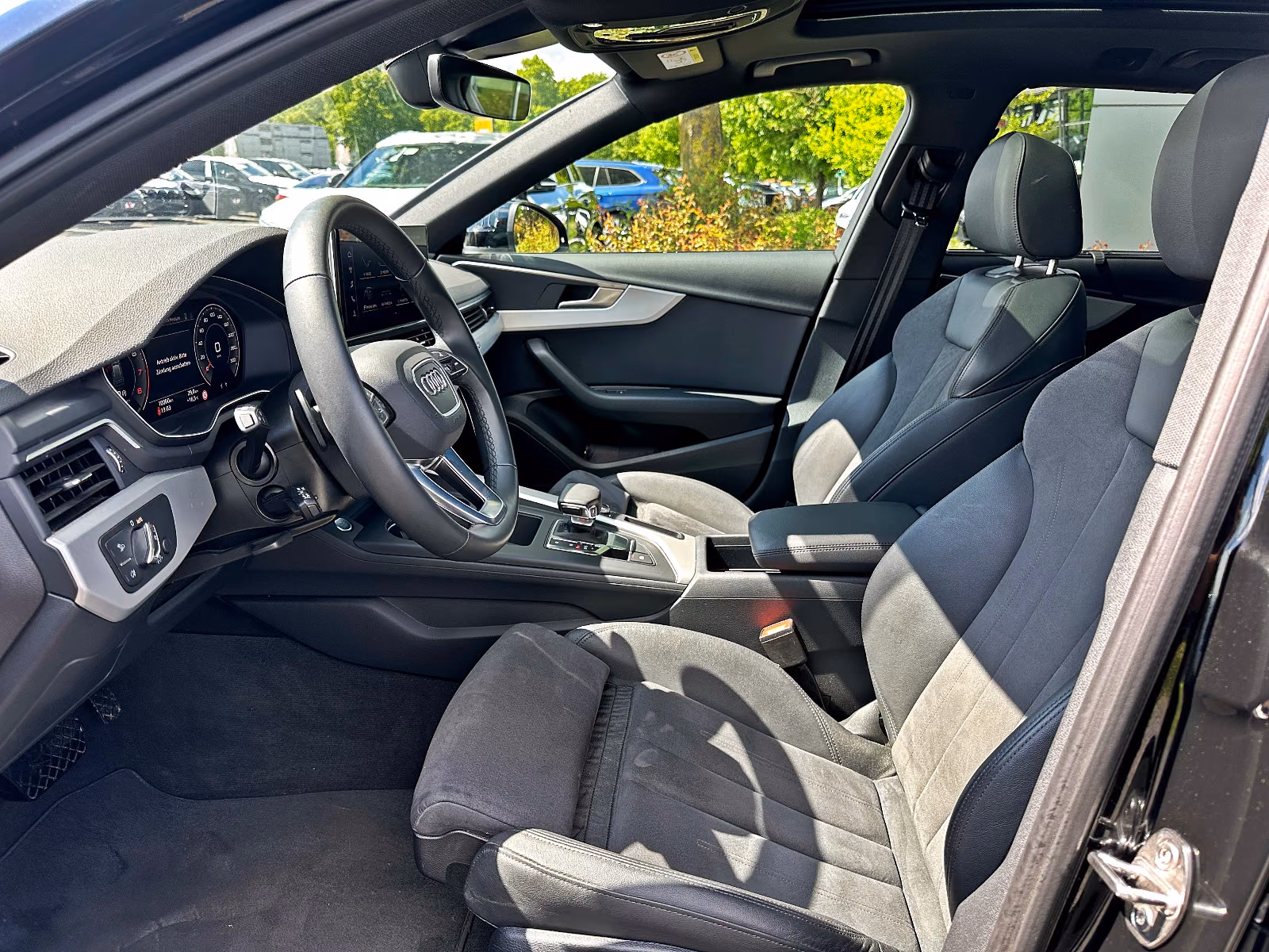 Audi A4 Avant 45TFSI qu S LINE BLACK PANO AHK MATRIX, миниатюра 13