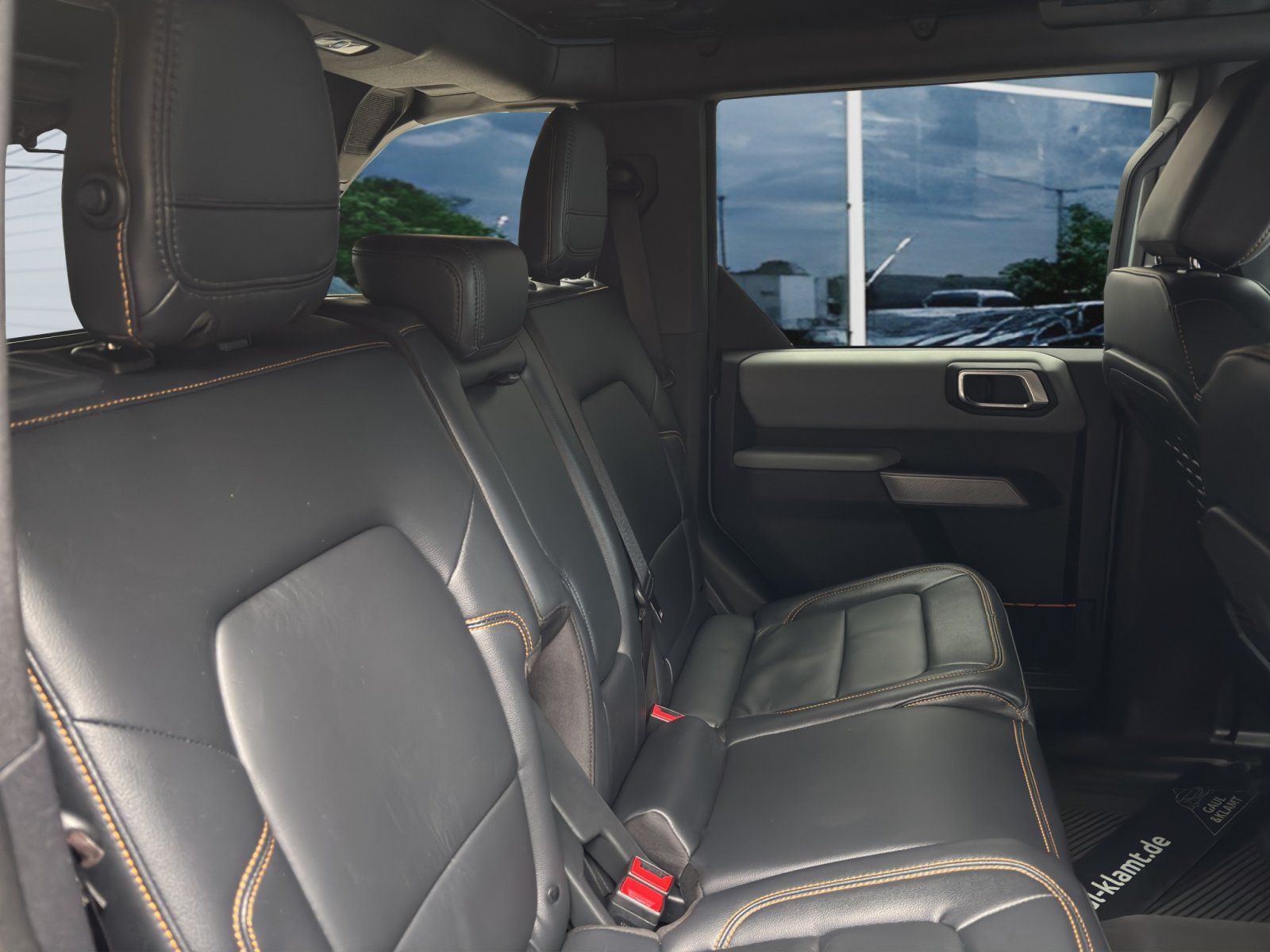 Fahrzeugabbildung Ford Bronco 2.7l EcoBoost V6 Badlands e-4WD #360-Gr