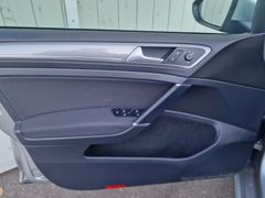 Fahrzeugabbildung Volkswagen Golf VII Variant Alltrack 4M Navi LED SiHz AHK