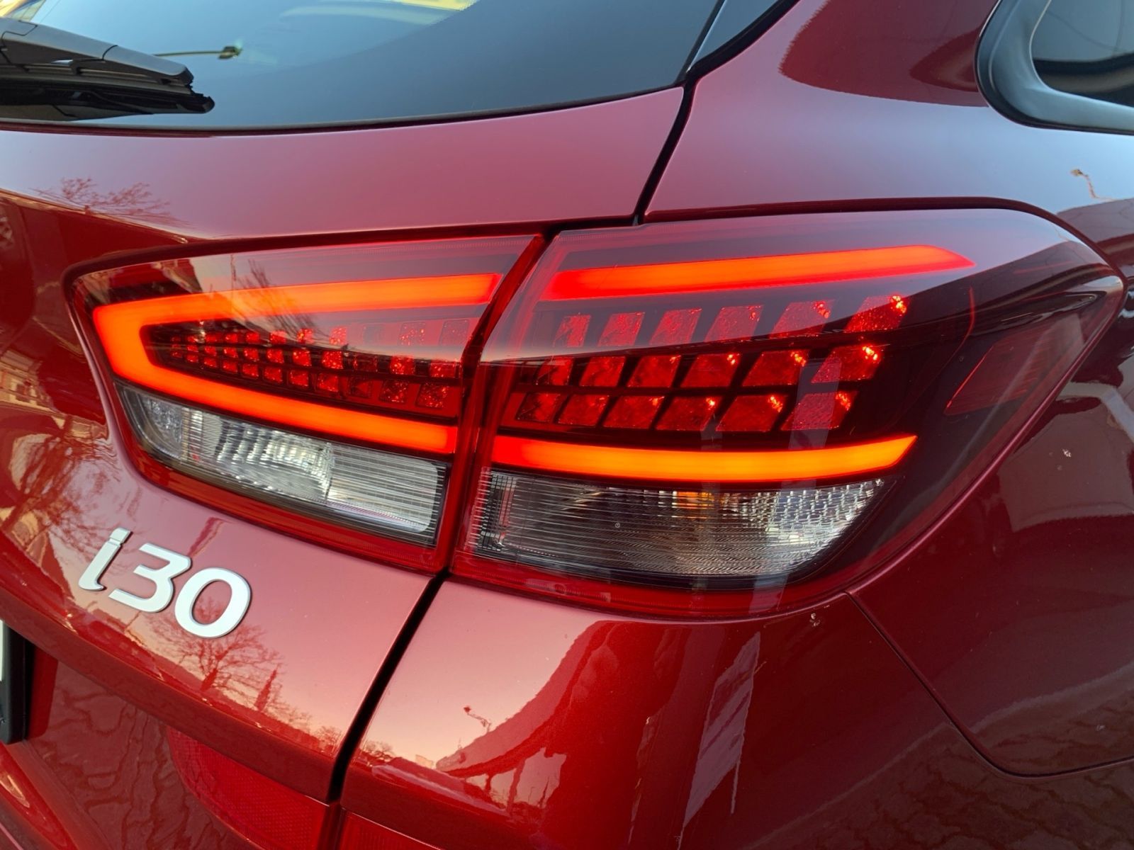 Fahrzeugabbildung Hyundai i30 Kombi 1.5 T-GDI 7-DCT Advantage Mild-Hybrid