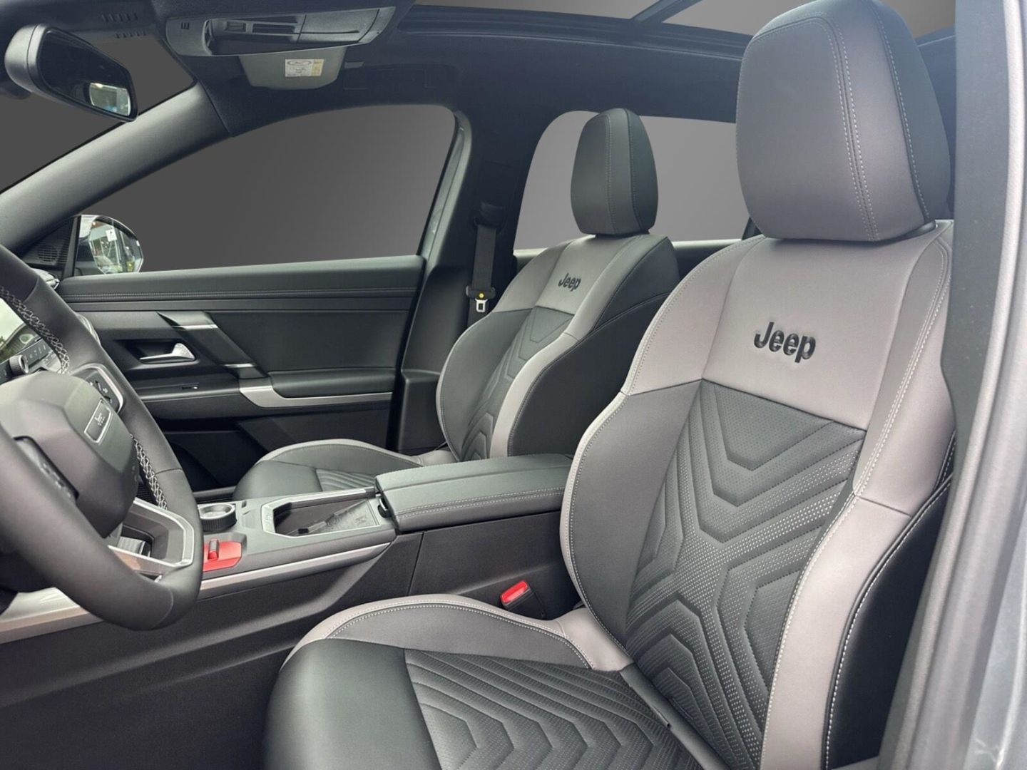 Fahrzeugabbildung Jeep Compass MY26 FIRST EDITION E-HYBRID PANO VOLL