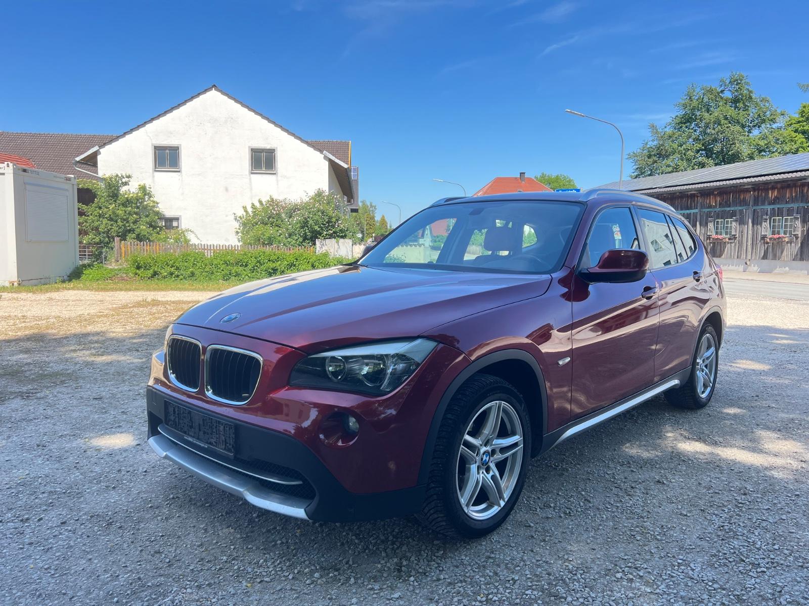 BMW X1 18 d xDrive*ALLRAD*PDC*SHZ*1-HAND*HU-02.2027*