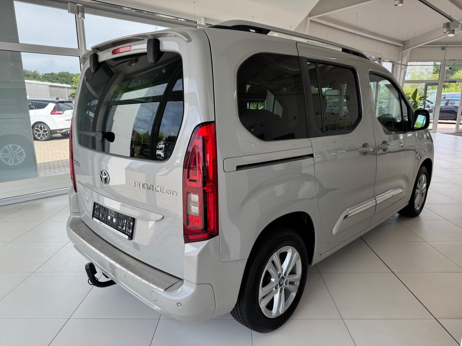 Toyota Proace City Verso L1 Team Deutschland/R-Kamera