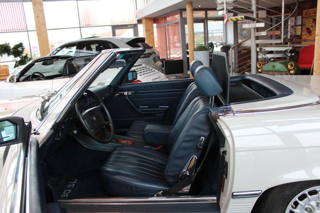 Mercedes-Benz SL 380