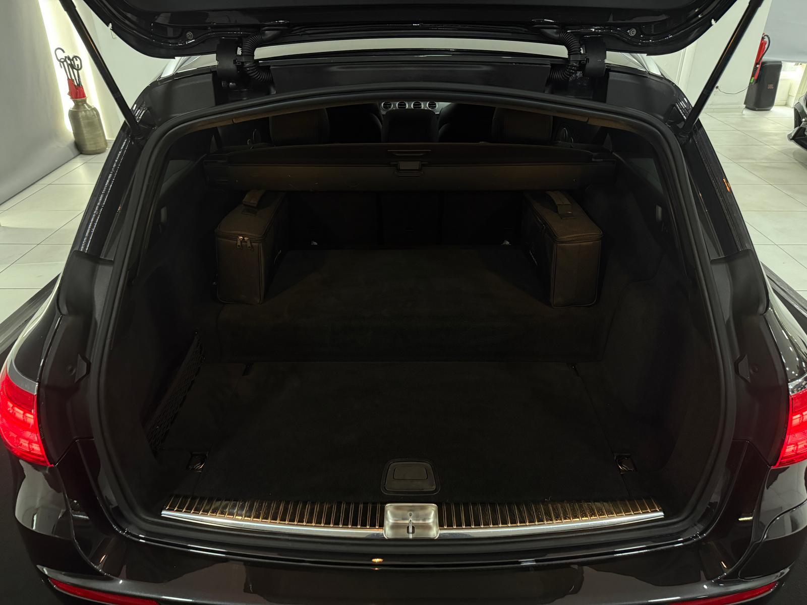 Mercedes-Benz E 300 de T 9G AMG-LINE*PANO*360*DISTR*AMBI*AHK*