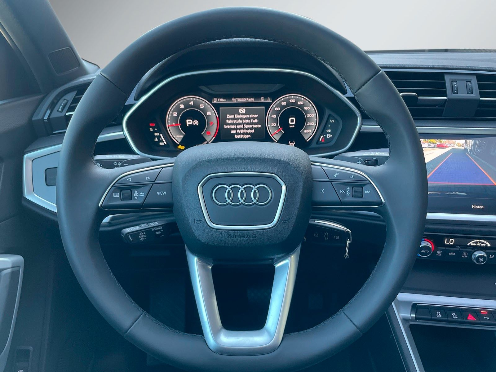 Fahrzeugabbildung Audi Q3 S-Line*Pano*AHK*Kamera*LED*Virt.Cockp*Spurass
