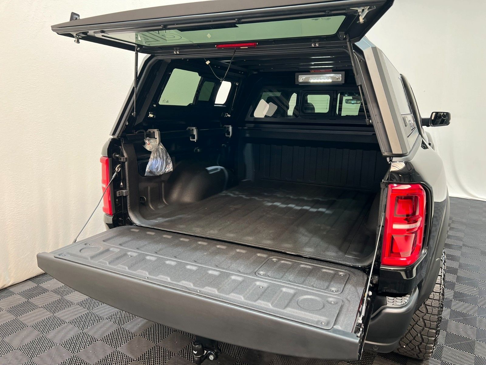 Fahrzeugabbildung Dodge RAM 1500 RHO H/O BLUE Edition