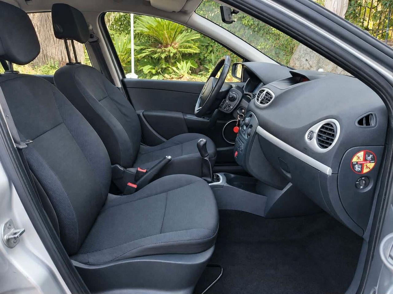 Renault Clio 2009 — photo 9