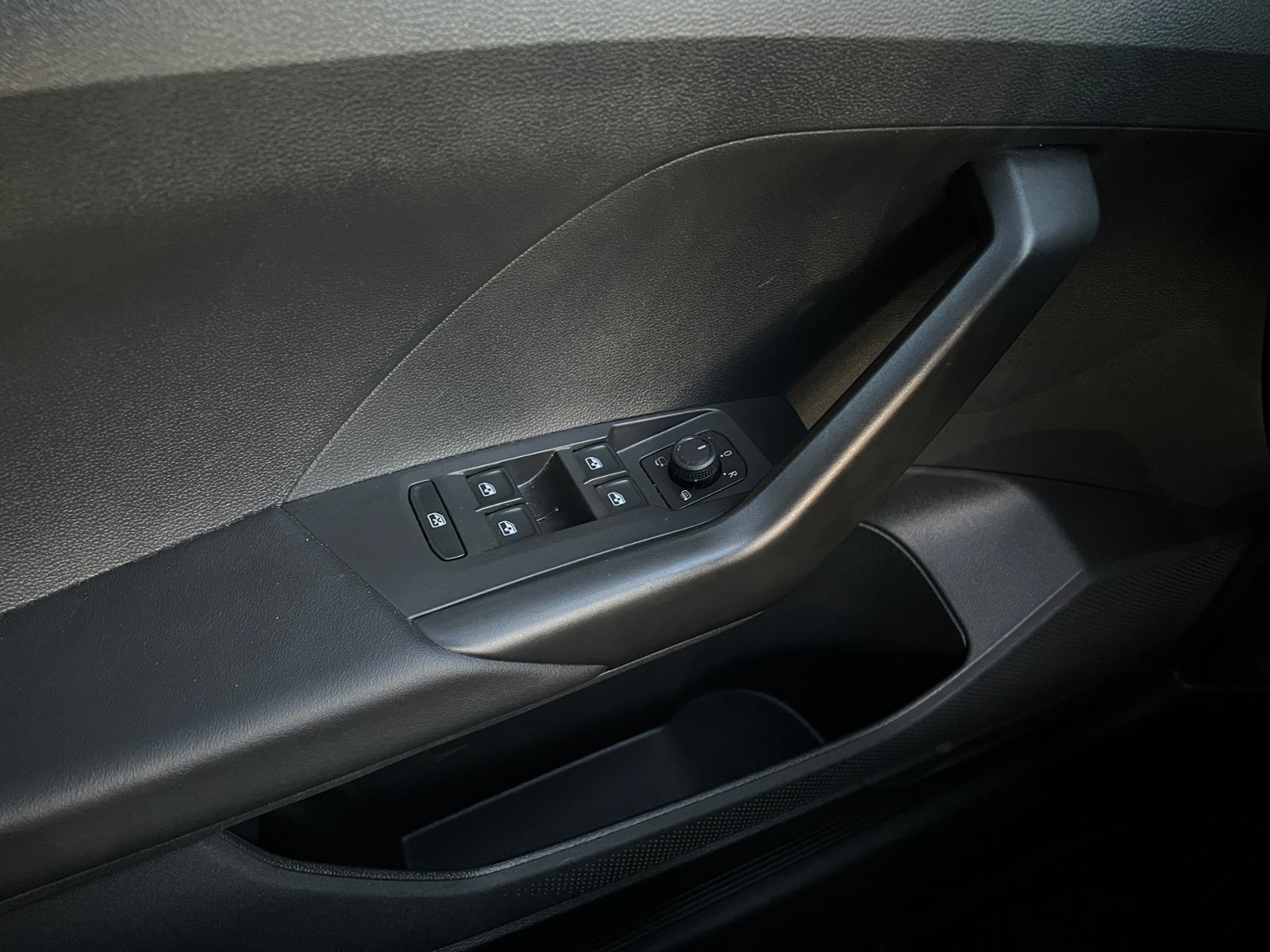 Fahrzeugabbildung Volkswagen T-Cross Life 1.0 TSI DSG *Klima, Einparkhilfe, 1