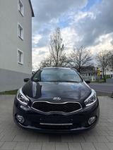 Kia cee'd Sportswagon 1.6 GDI FIFA World Cup Edt... - schwarze Kia cee'd Sportswagon