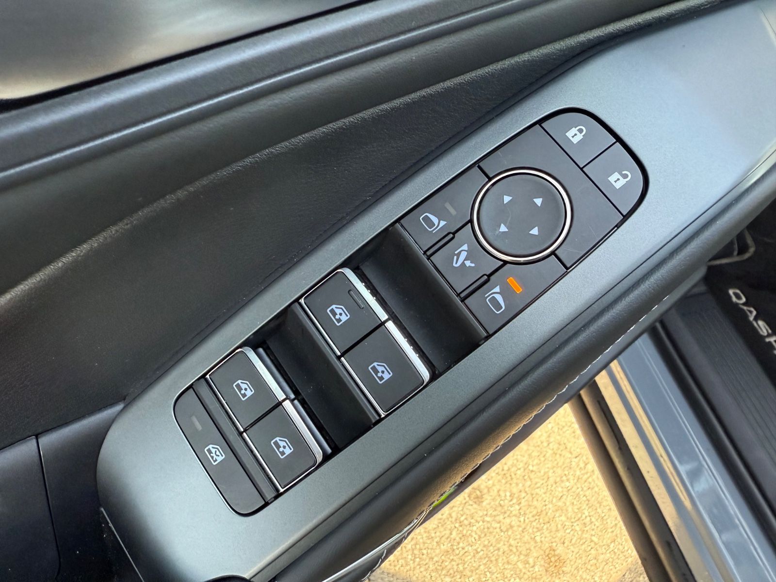 Fahrzeugabbildung Nissan Qashqai N-Connecta MHEV - Navi, 360°, Winter-P.