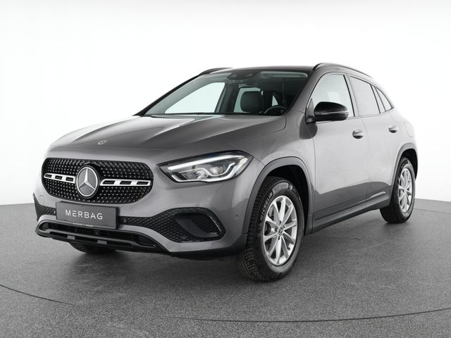MERCEDES-BENZ GLA 200 Progressive Night Pano LED Automatik Nav