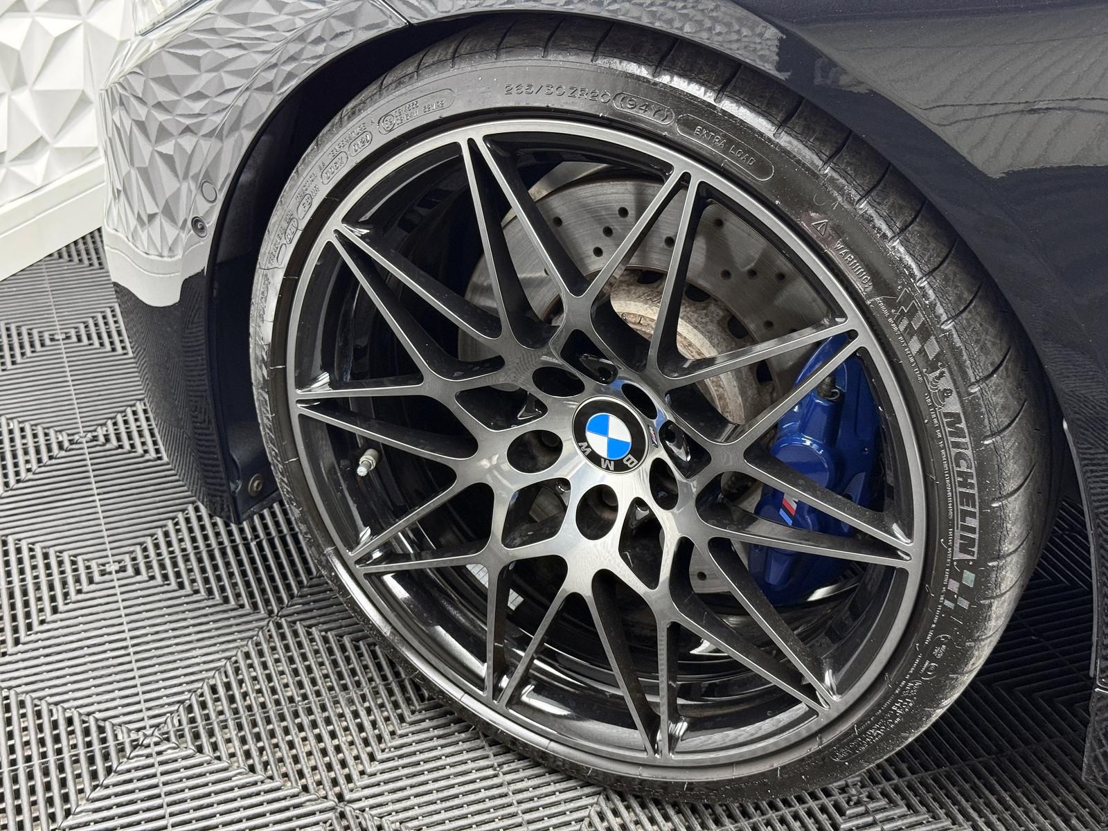 Fahrzeugabbildung BMW DEUTSCH*1-HAND*CARBON*KLAPPE*GEWINDE*EINZELSTĂCK