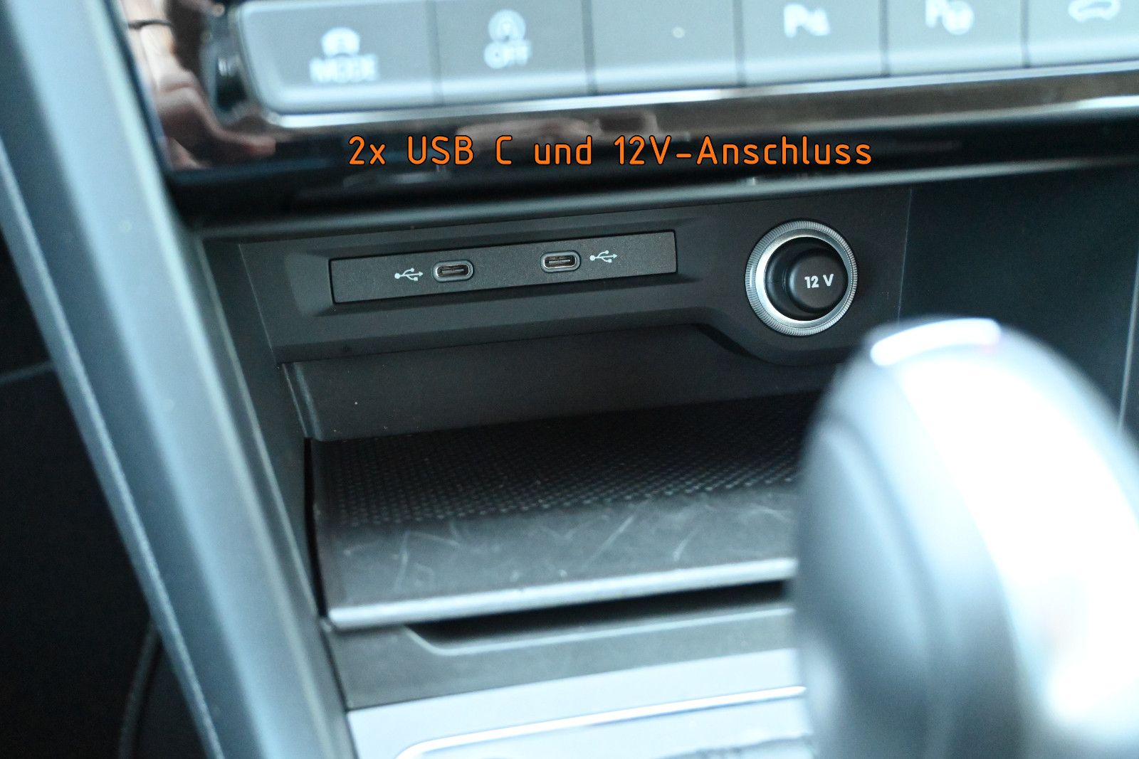 Fahrzeugabbildung Volkswagen Touran 2.0 TDI DSG °ACC°AHK°DYNAUDIO°7-SI°STHZ°