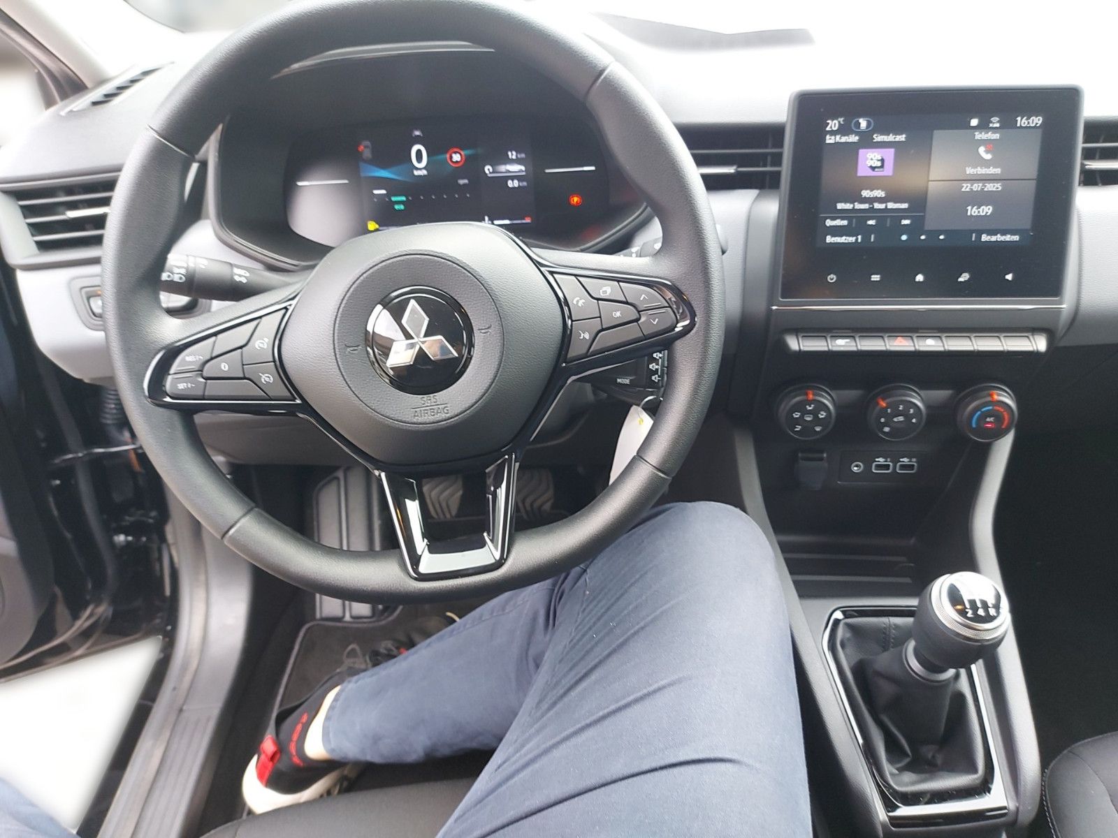 Fahrzeugabbildung Mitsubishi Colt BASIS 1.0 Benziner 5-Gang