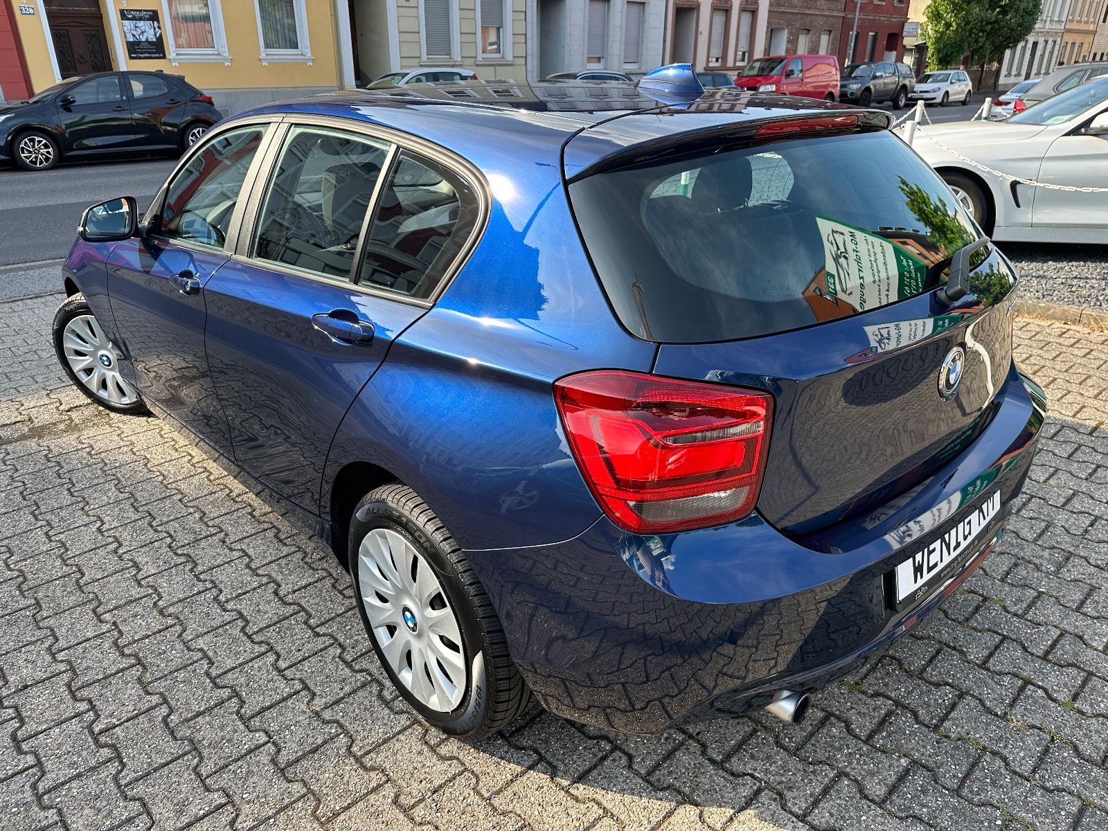 Fahrzeugabbildung BMW 116 Baureihe 1 Lim. 5-trg. 116i XENON PDC KLIMAT