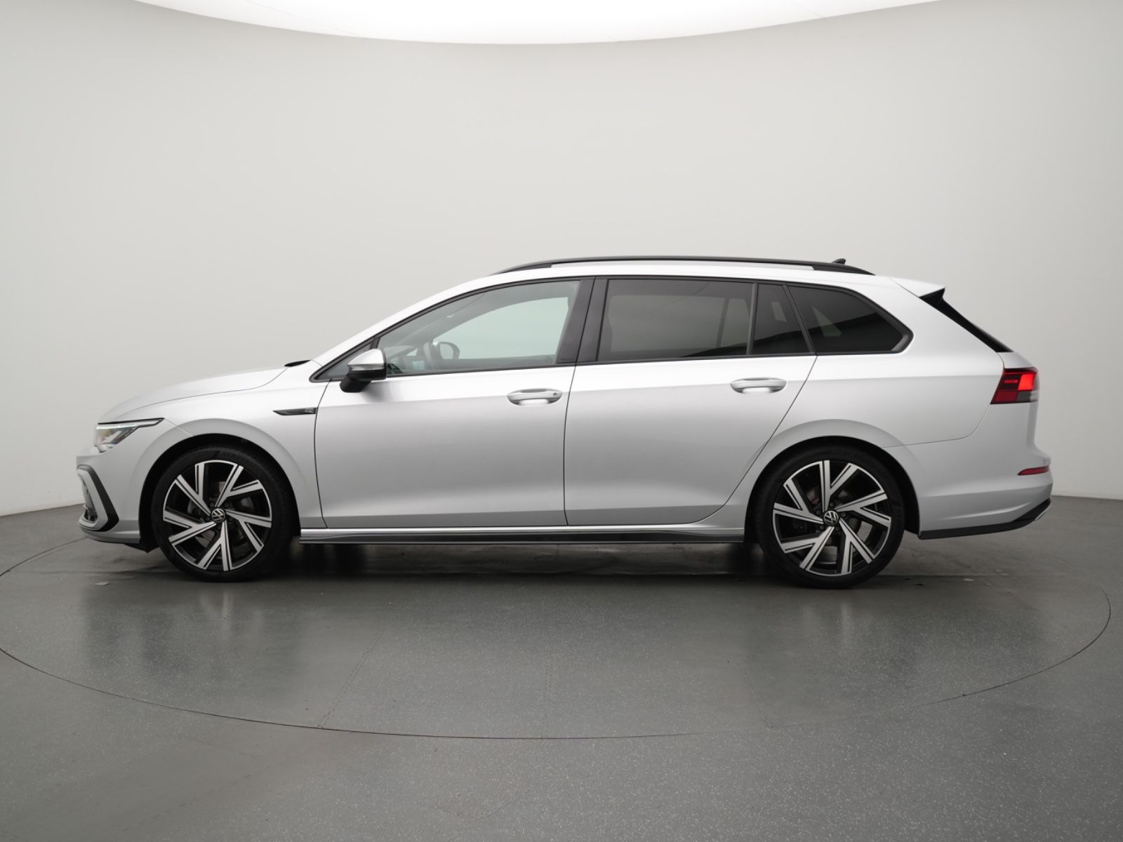 Volkswagen Golf VIII Variant R-Line DSG AHK APPS NAVI SHZ foto 3