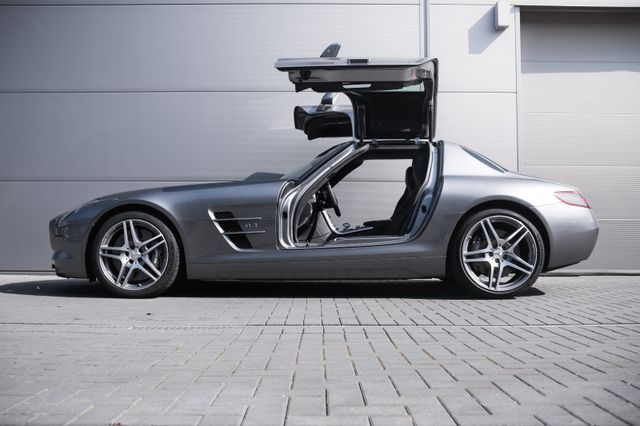 Mercedes-Benz SLS AMG Coupe 1.Besitzer-dt.Auto-B&O-Comand