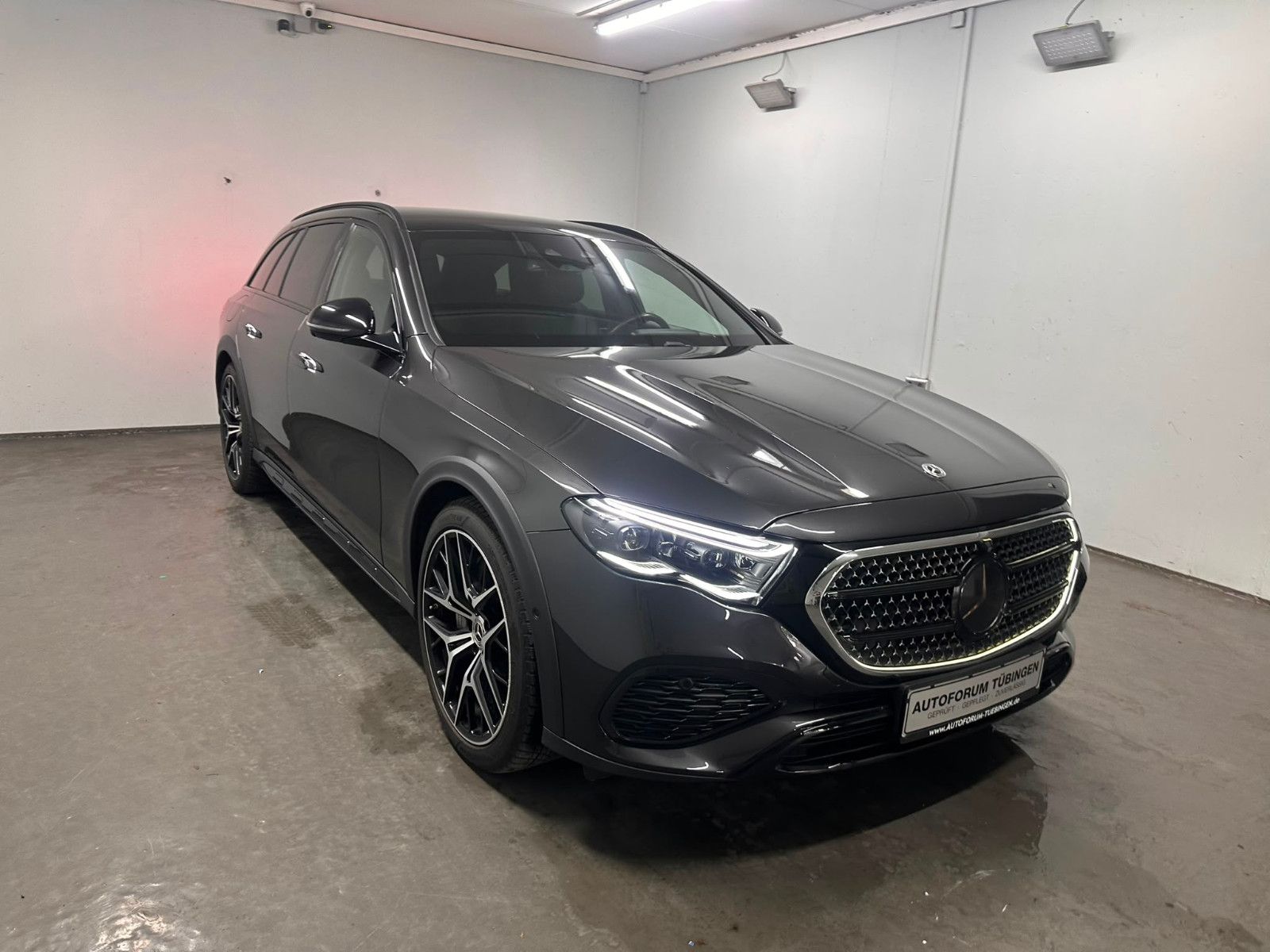 Fahrzeugabbildung Mercedes-Benz E 300 de 4M T All-Terrain *4D SOUND*KEYGO*20"AMG