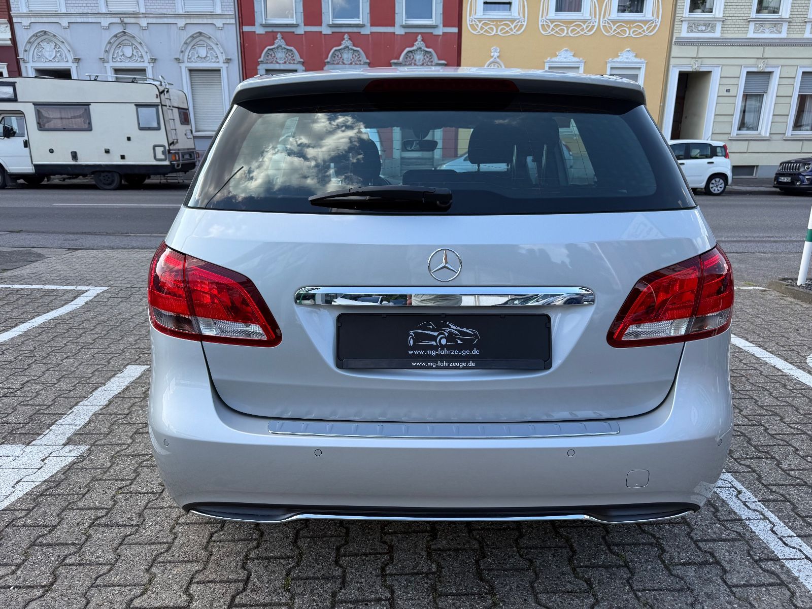 Fahrzeugabbildung Mercedes-Benz B 200 B -Klasse B 200 AUTOMATIK MEMORY FACELIFT