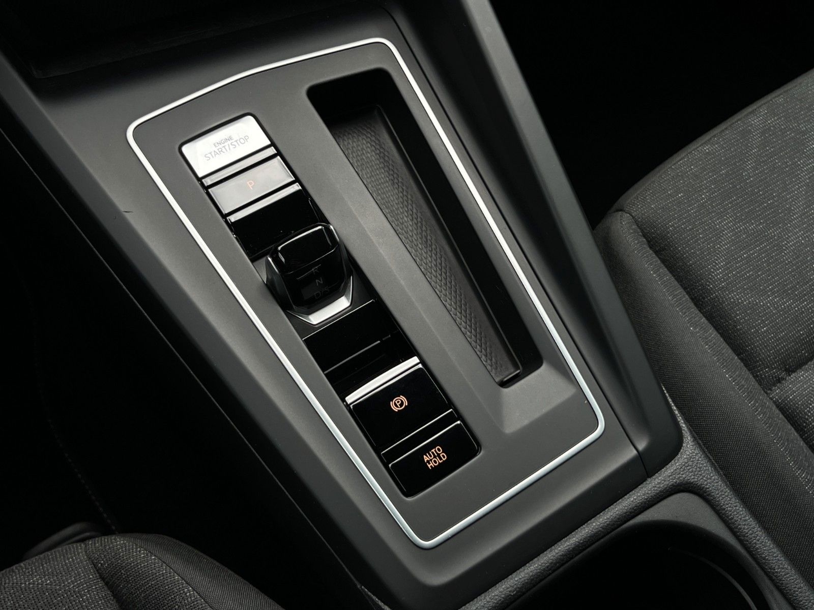 Fahrzeugabbildung Volkswagen VIII*DSG*LED*SHZ*NAVI*ViCo*PDC**