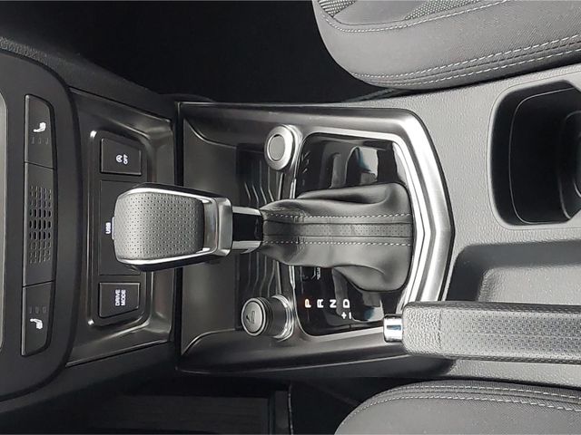 KGM Tivoli ESSENTIAL 1.5 AT NaviCarPlayRFKDABSHZ