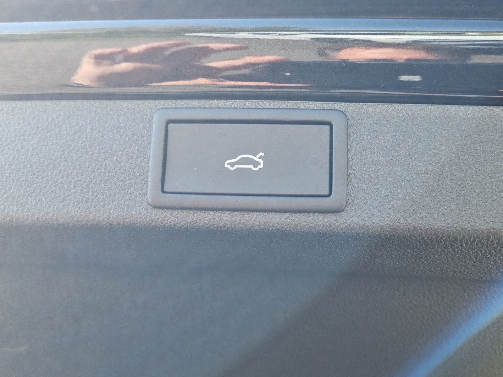Fahrzeugabbildung SKODA Octavia Combi 2.0 TDI Tour PANO AHK Canton 18"