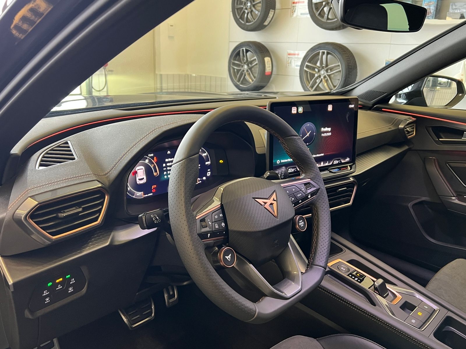 Fahrzeugabbildung CUPRA Formentor VZ 2.0 TSI DSG 4Drive *AHK, LED-Matrix