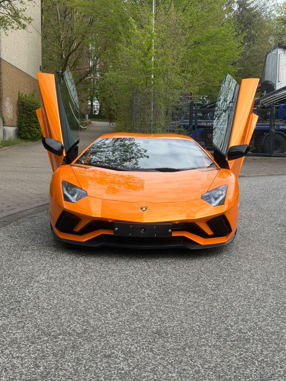 Image of Lamborghini Aventador