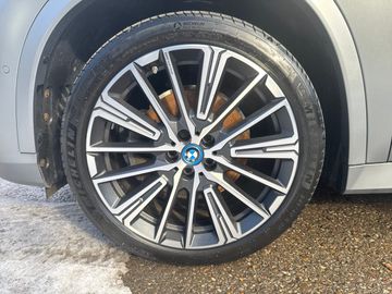 BMW iX1 xDrive30 M Sportpaket Head-Up HK HiFi DAB
